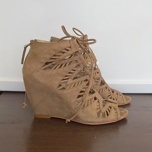 Tanned boho wedges